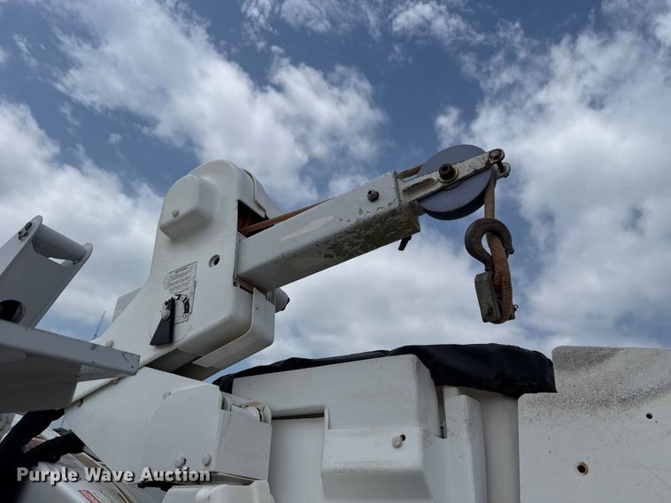 image for item ET6304 2017 Ford F550 Ext. Cab bucket truck