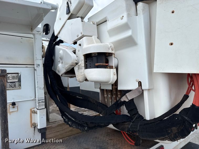 image for item ET6304 2017 Ford F550 Ext. Cab bucket truck