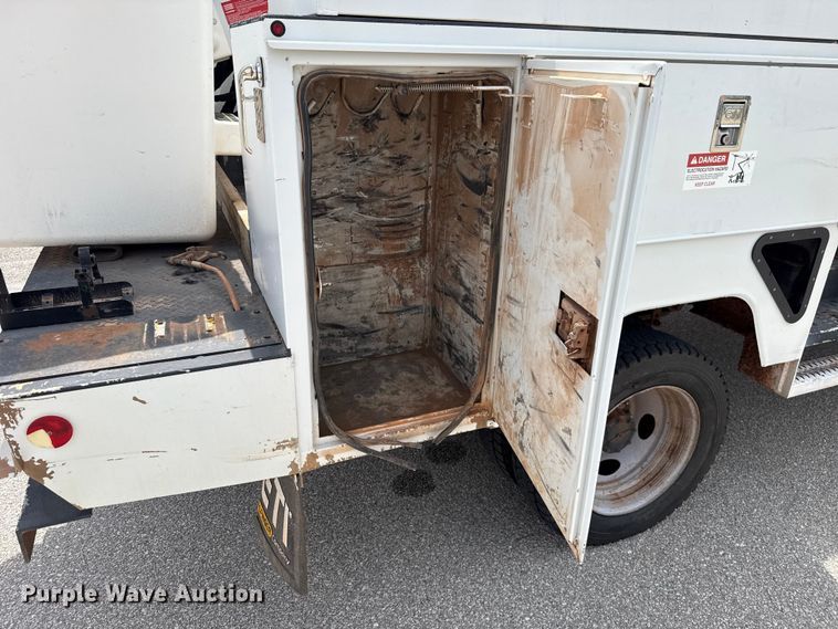 image for item ET6304 2017 Ford F550 Ext. Cab bucket truck