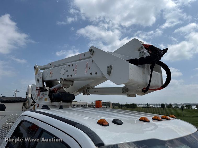 image for item ET6304 2017 Ford F550 Ext. Cab bucket truck