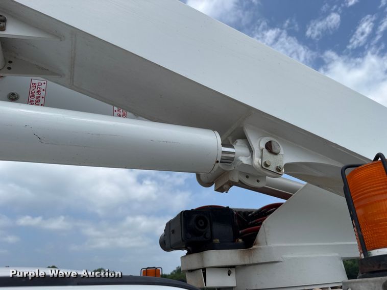 image for item ET6304 2017 Ford F550 Ext. Cab bucket truck