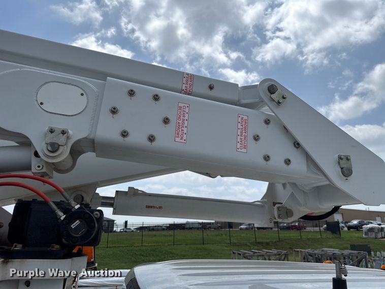 image for item ET6304 2017 Ford F550 Ext. Cab bucket truck