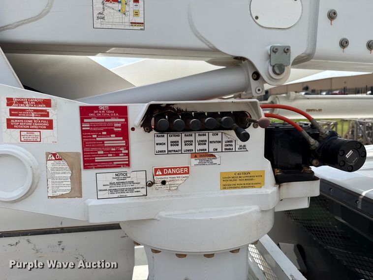 image for item ET6304 2017 Ford F550 Ext. Cab bucket truck