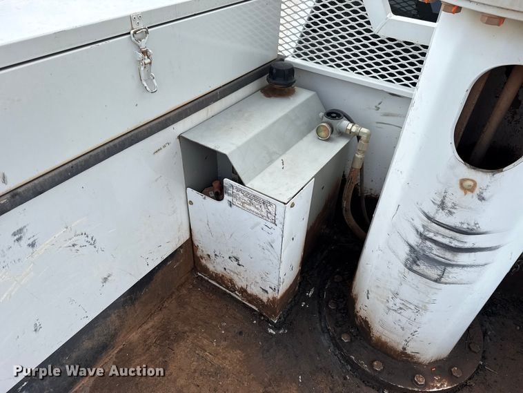 image for item ET6304 2017 Ford F550 Ext. Cab bucket truck