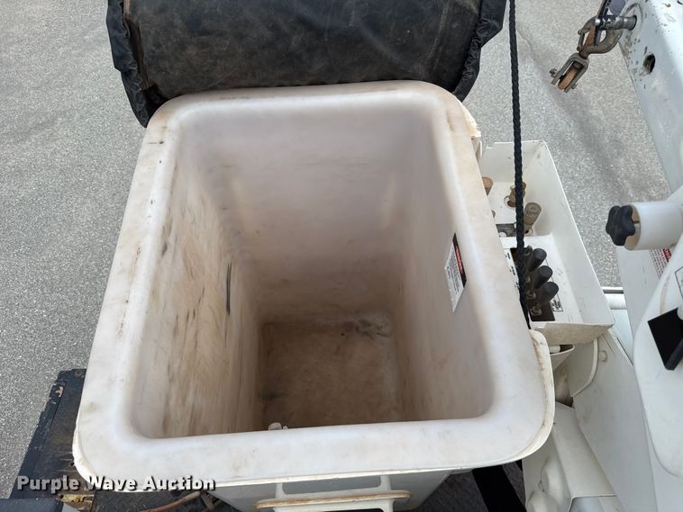 image for item ET6304 2017 Ford F550 Ext. Cab bucket truck
