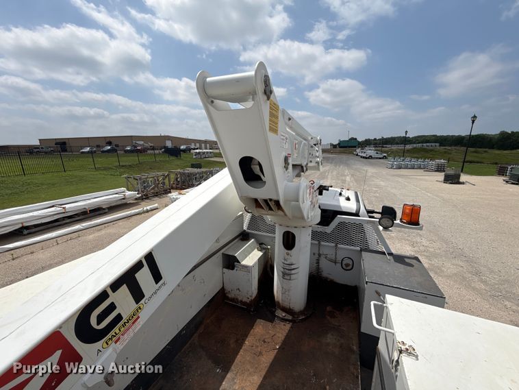 image for item ET6304 2017 Ford F550 Ext. Cab bucket truck