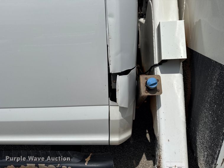 image for item ET6304 2017 Ford F550 Ext. Cab bucket truck