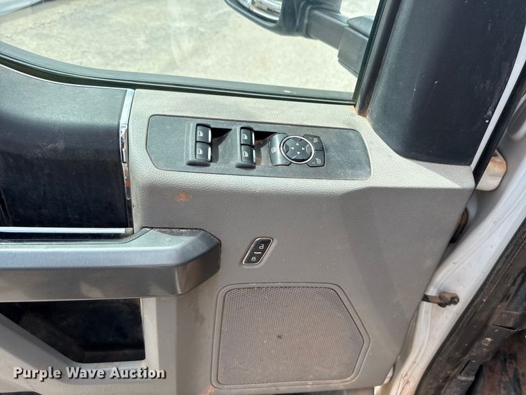 image for item ET6304 2017 Ford F550 Ext. Cab bucket truck