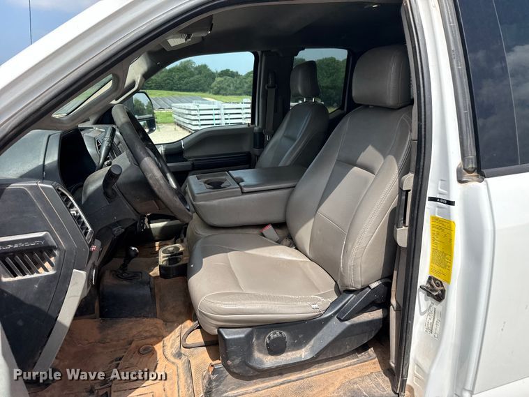 image for item ET6304 2017 Ford F550 Ext. Cab bucket truck