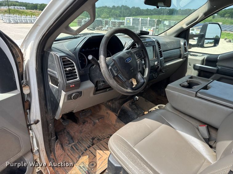 image for item ET6304 2017 Ford F550 Ext. Cab bucket truck