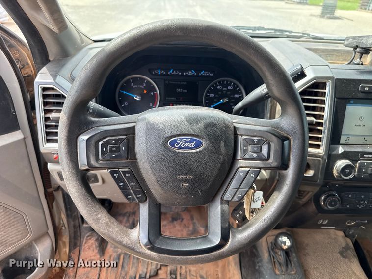 image for item ET6304 2017 Ford F550 Ext. Cab bucket truck