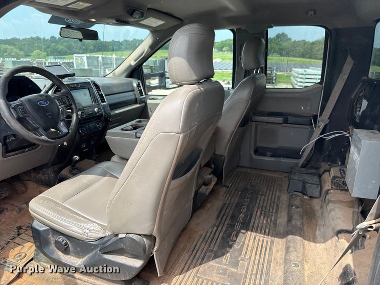 image for item ET6304 2017 Ford F550 Ext. Cab bucket truck