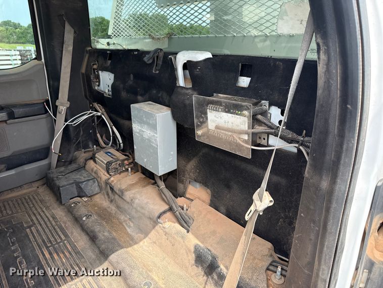 image for item ET6304 2017 Ford F550 Ext. Cab bucket truck