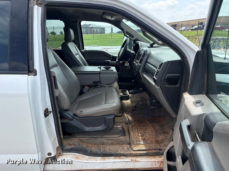 image for item ET6304 2017 Ford F550 Ext. Cab bucket truck