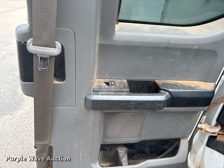 image for item ET6304 2017 Ford F550 Ext. Cab bucket truck