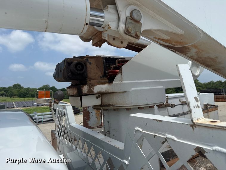 image for item ET6305 2016 Ford F550 Ext. Cab bucket truck