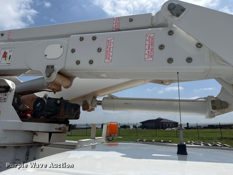 image for item ET6305 2016 Ford F550 Ext. Cab bucket truck