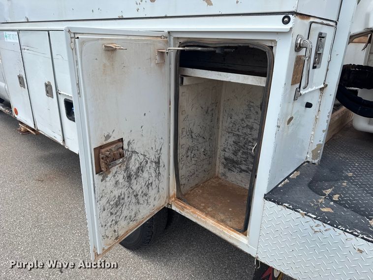 image for item ET6305 2016 Ford F550 Ext. Cab bucket truck