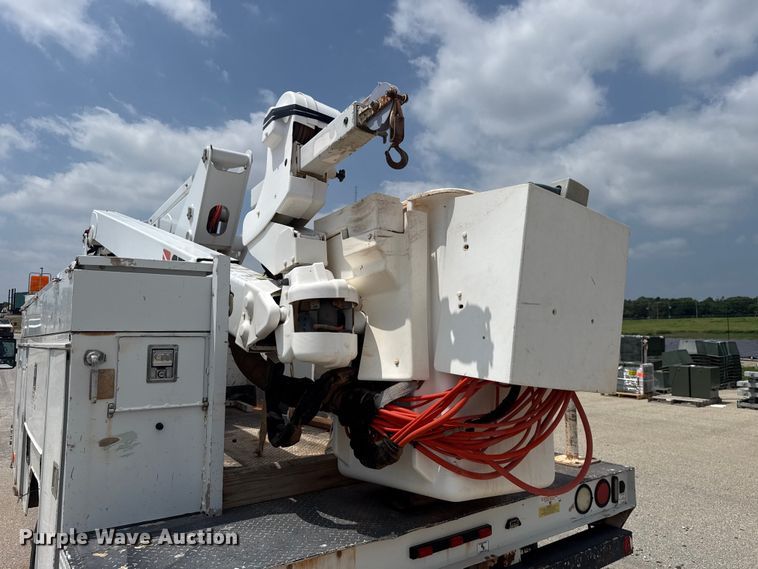 image for item ET6305 2016 Ford F550 Ext. Cab bucket truck
