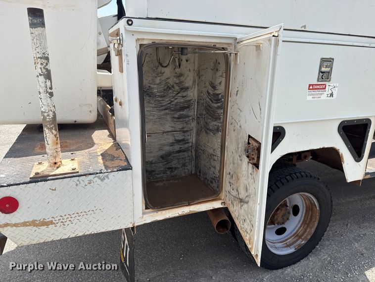 image for item ET6305 2016 Ford F550 Ext. Cab bucket truck