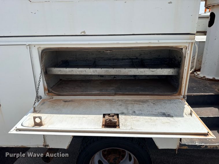 image for item ET6305 2016 Ford F550 Ext. Cab bucket truck