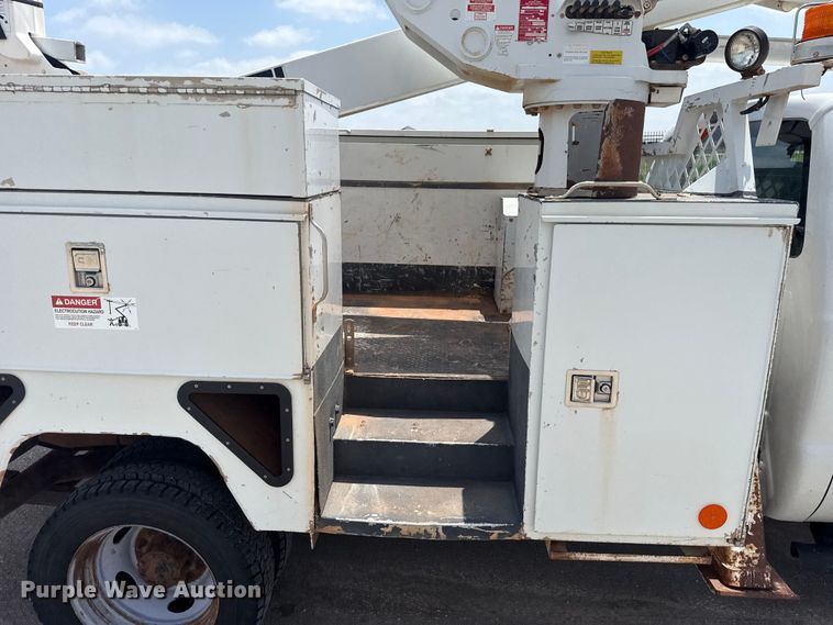 image for item ET6305 2016 Ford F550 Ext. Cab bucket truck