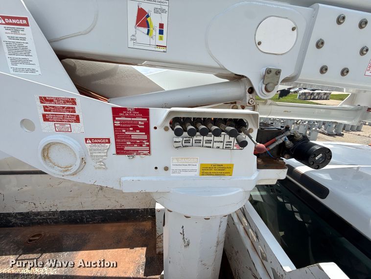 image for item ET6305 2016 Ford F550 Ext. Cab bucket truck