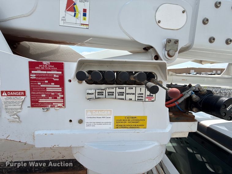 image for item ET6305 2016 Ford F550 Ext. Cab bucket truck