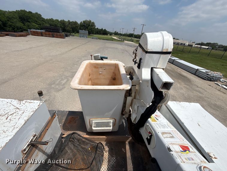 image for item ET6305 2016 Ford F550 Ext. Cab bucket truck
