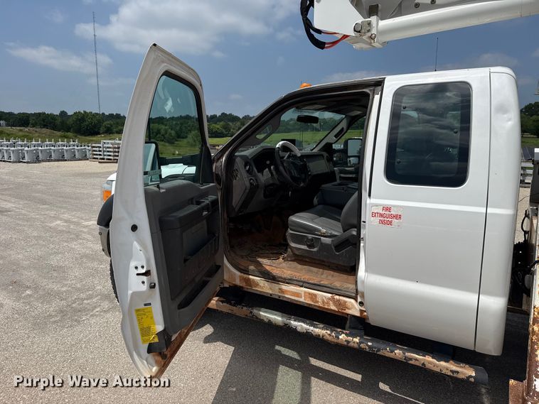 image for item ET6305 2016 Ford F550 Ext. Cab bucket truck