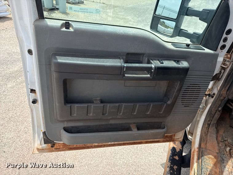 image for item ET6305 2016 Ford F550 Ext. Cab bucket truck