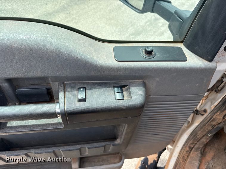 image for item ET6305 2016 Ford F550 Ext. Cab bucket truck