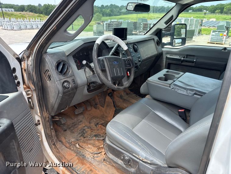image for item ET6305 2016 Ford F550 Ext. Cab bucket truck