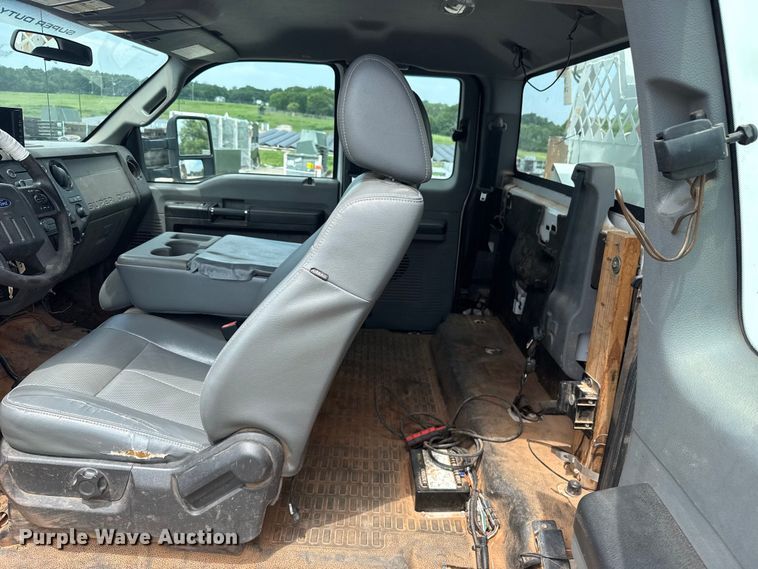 image for item ET6305 2016 Ford F550 Ext. Cab bucket truck