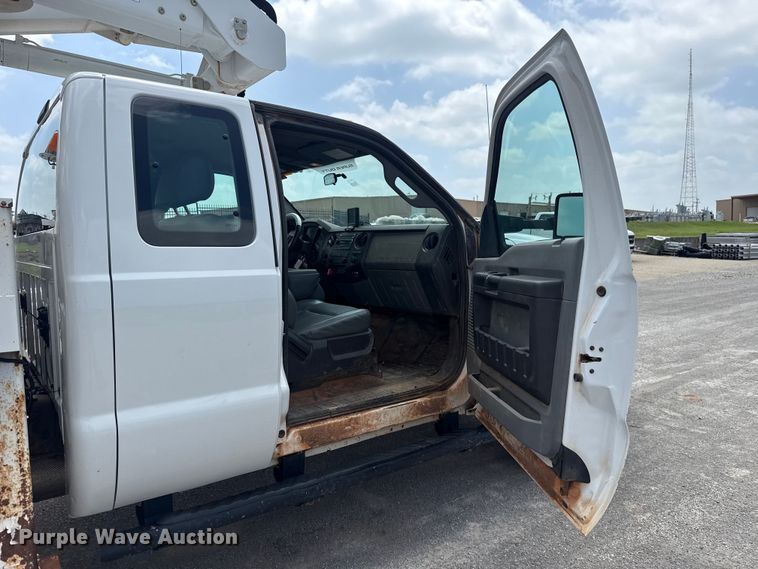 image for item ET6305 2016 Ford F550 Ext. Cab bucket truck