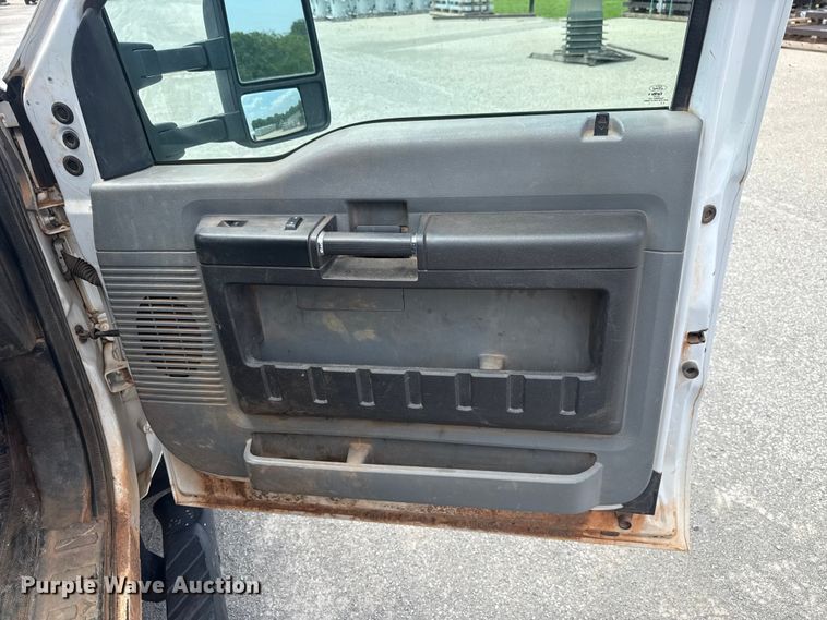image for item ET6305 2016 Ford F550 Ext. Cab bucket truck