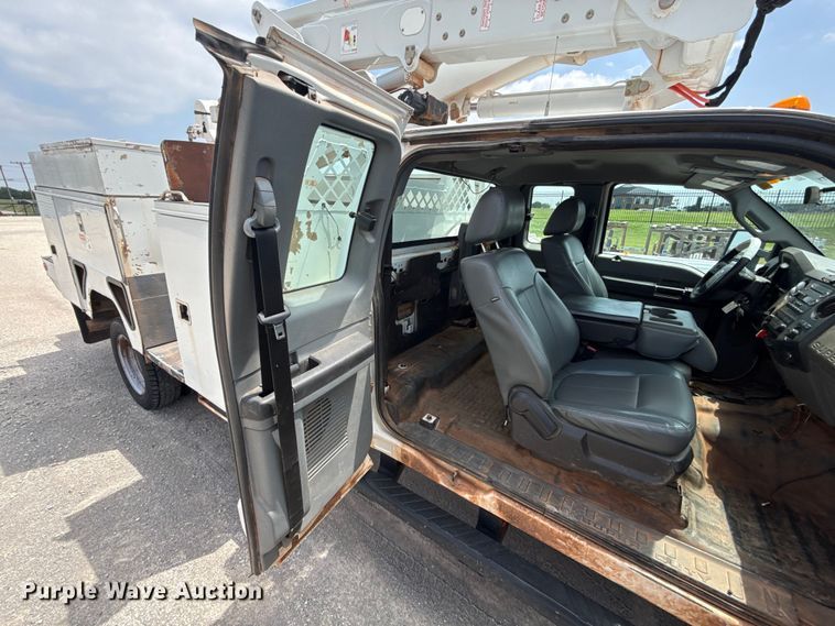 image for item ET6305 2016 Ford F550 Ext. Cab bucket truck
