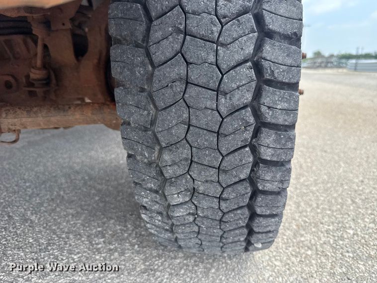 image for item ET6305 2016 Ford F550 Ext. Cab bucket truck