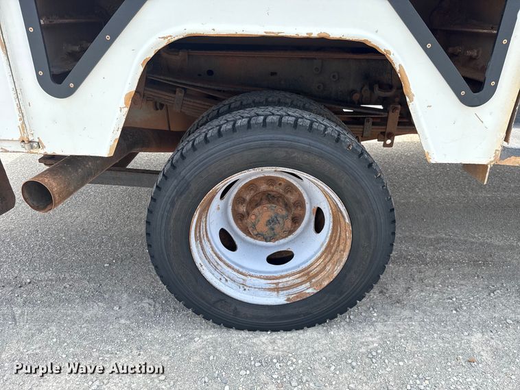 image for item ET6305 2016 Ford F550 Ext. Cab bucket truck