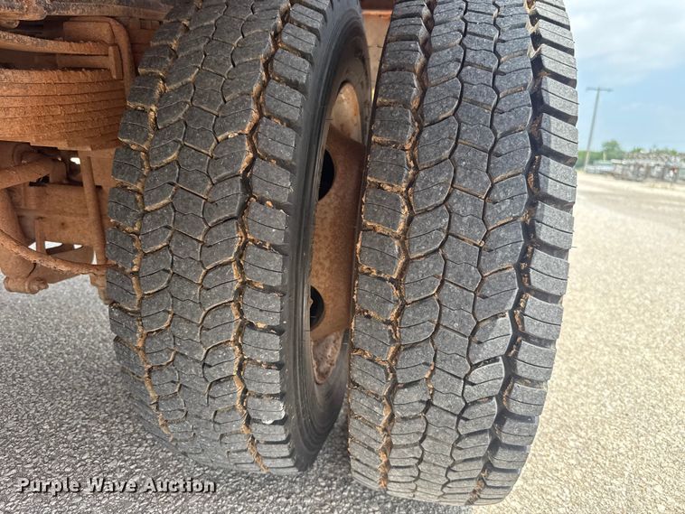 image for item ET6305 2016 Ford F550 Ext. Cab bucket truck