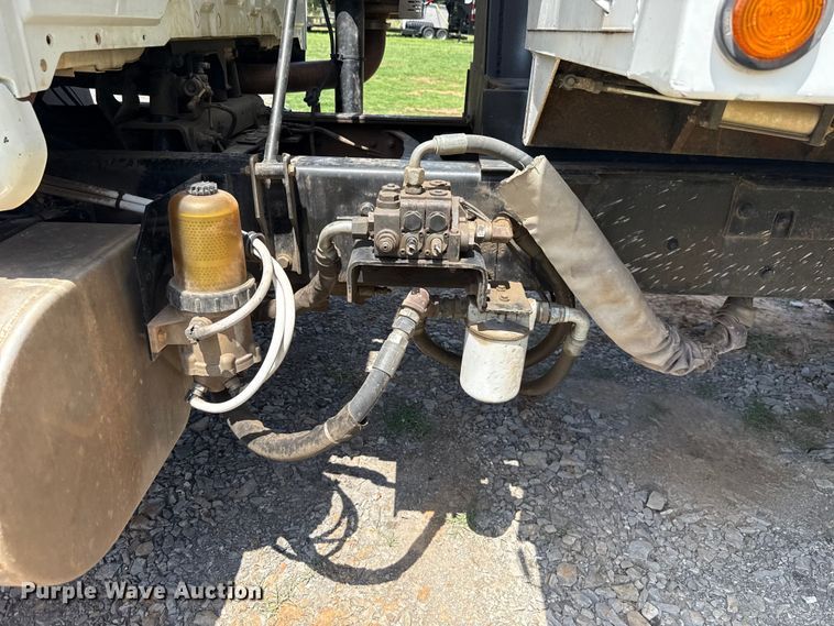 image for item ET6308 2012 International 7600  dump truck