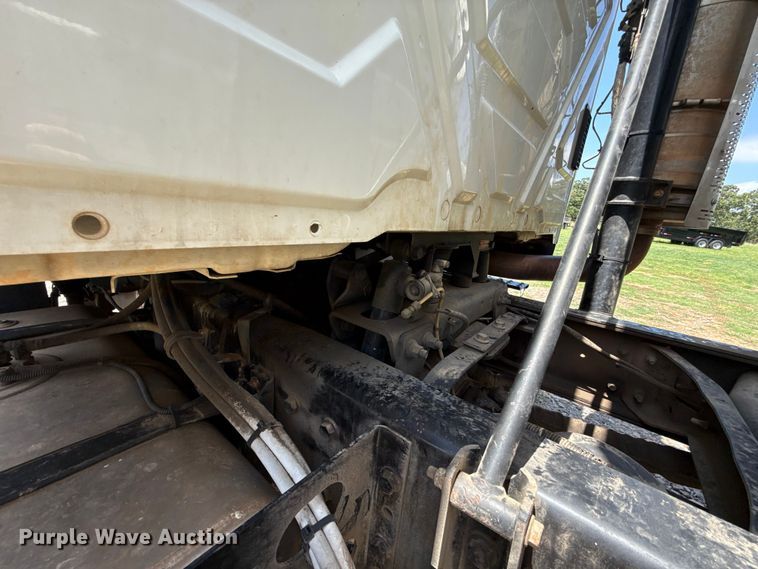 image for item ET6308 2012 International 7600  dump truck