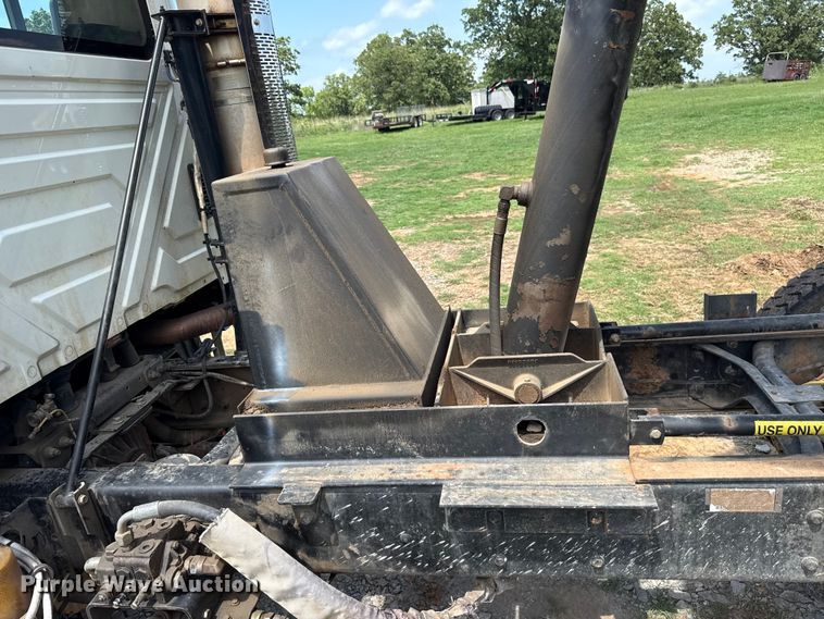 image for item ET6308 2012 International 7600  dump truck