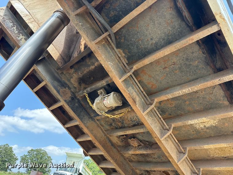 image for item ET6308 2012 International 7600  dump truck