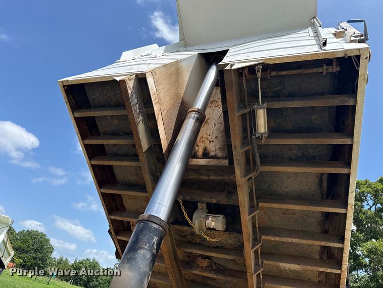 image for item ET6308 2012 International 7600  dump truck