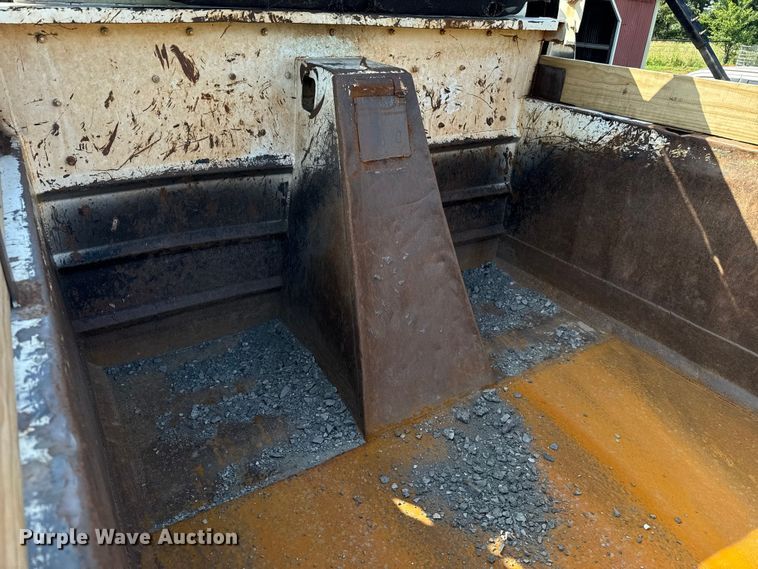 image for item ET6308 2012 International 7600  dump truck