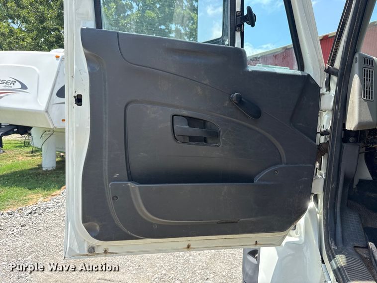 image for item ET6308 2012 International 7600  dump truck