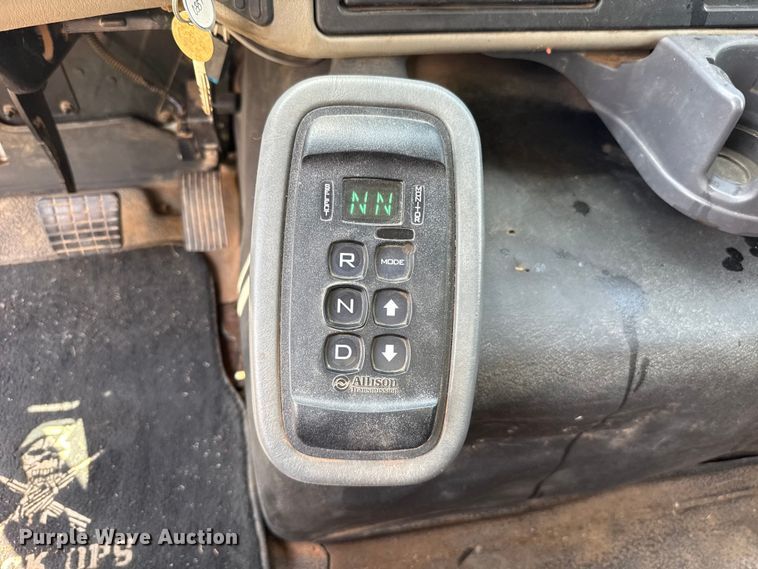 image for item ET6308 2012 International 7600  dump truck