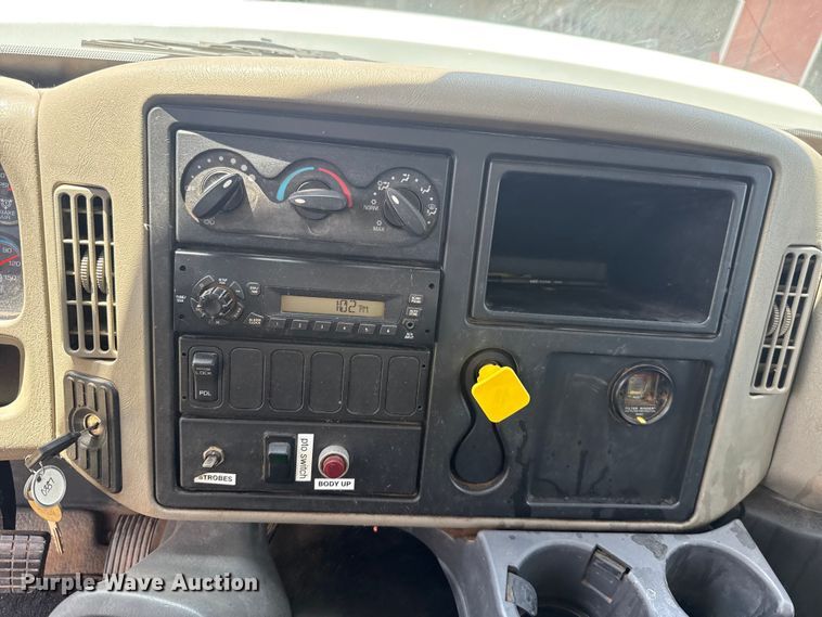 image for item ET6308 2012 International 7600  dump truck