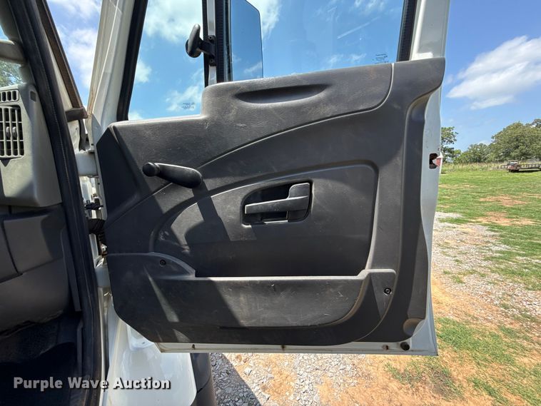 image for item ET6308 2012 International 7600  dump truck